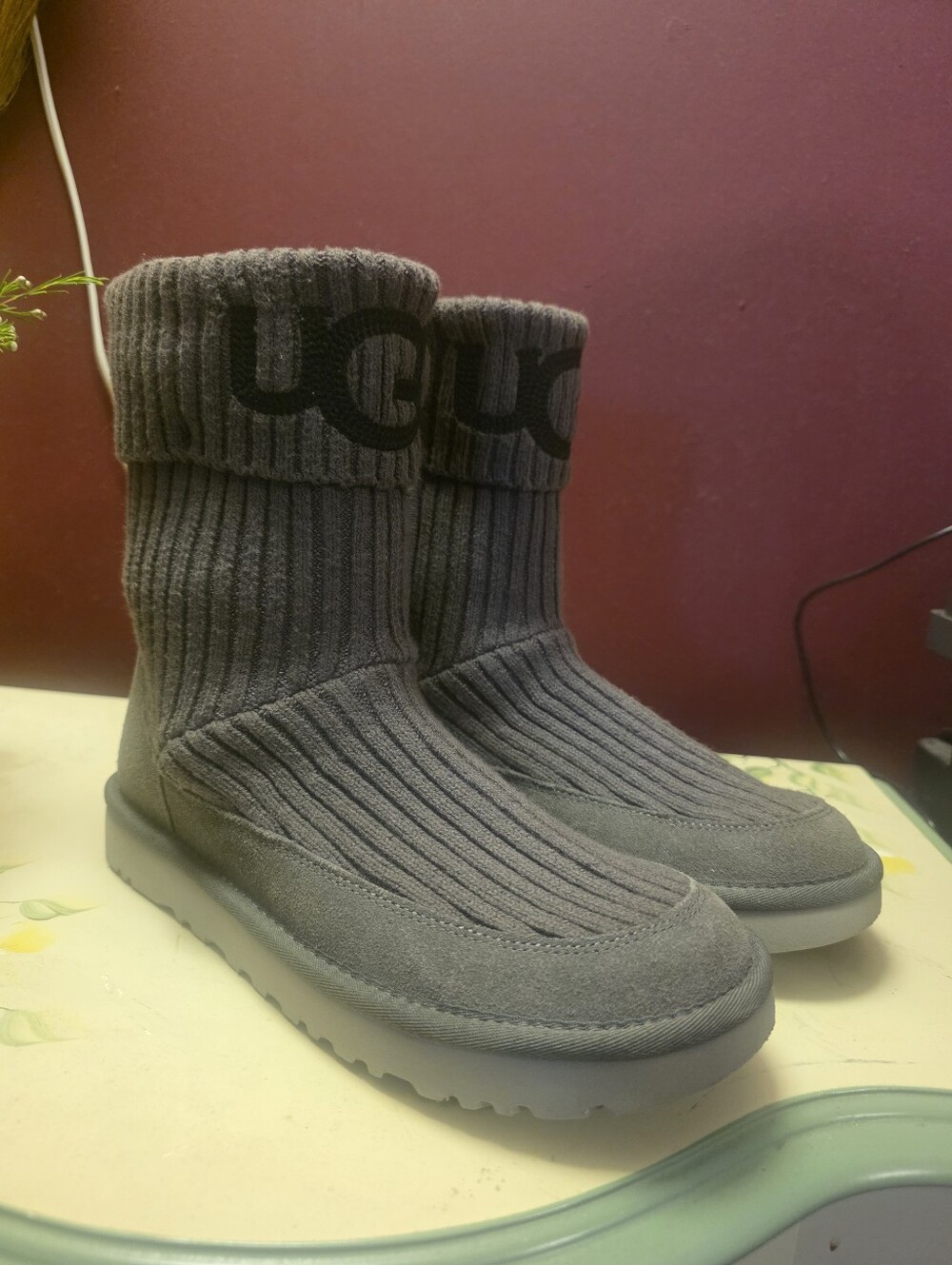 UGG